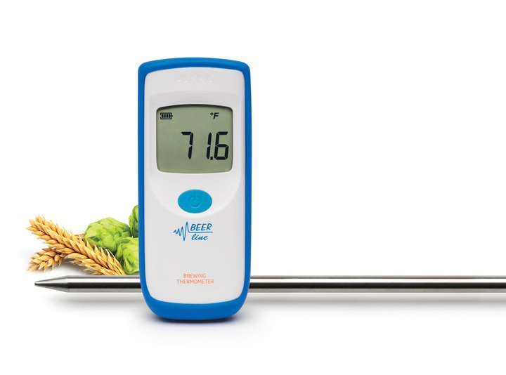 HI935012-Beer-Thermometer_Scene-720x534-48da46fe-4b68-4dab-9e74-e37bc13587cc Hand-Thermistor-Thermometer mit einem Edelstahlfühler (1m) für Brauprozesse (Bier)